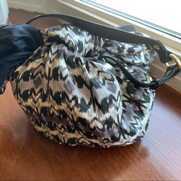 UGG Heart Patterned Tie Bag/Purse - Picture 3 of 9